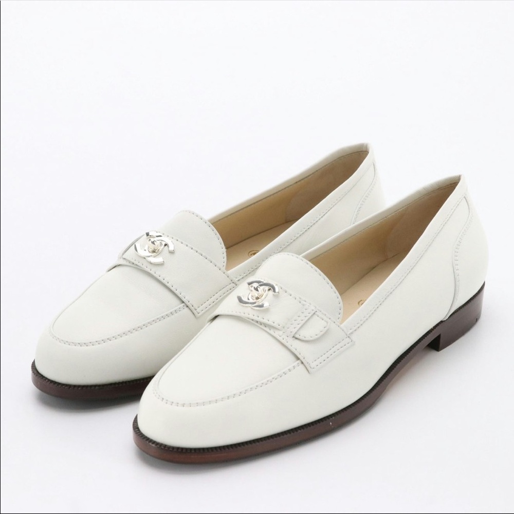 CHANEL super rare 90s loafers with turn lock logo,